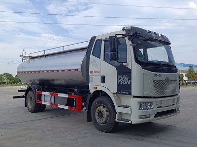 国六解放15方鲜奶运输车